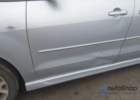 2009 Mazda Mazda5 Touring z USA, uszkodzony, nr VIN JM1CR293190357907